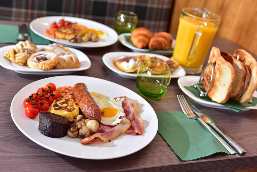 The Townhouse Aberfeldy - Rooms & Breakfast エクステリア 写真